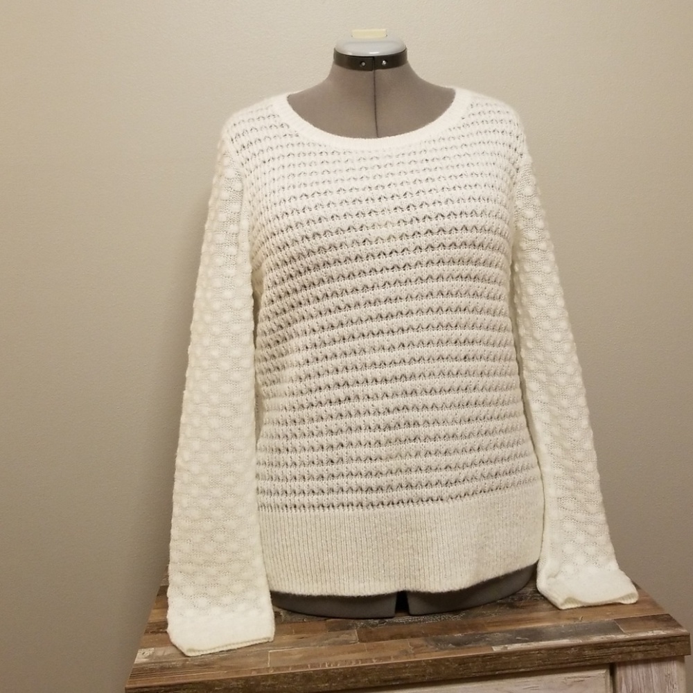 Chelsea28 White Sweater Size L